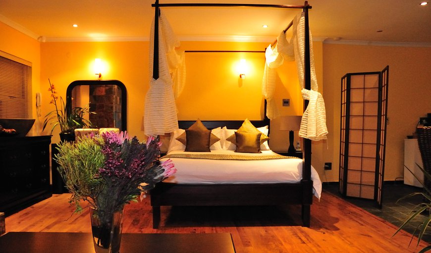 Presidential / Honeymoon Suite: Honeymoon Suite Bed