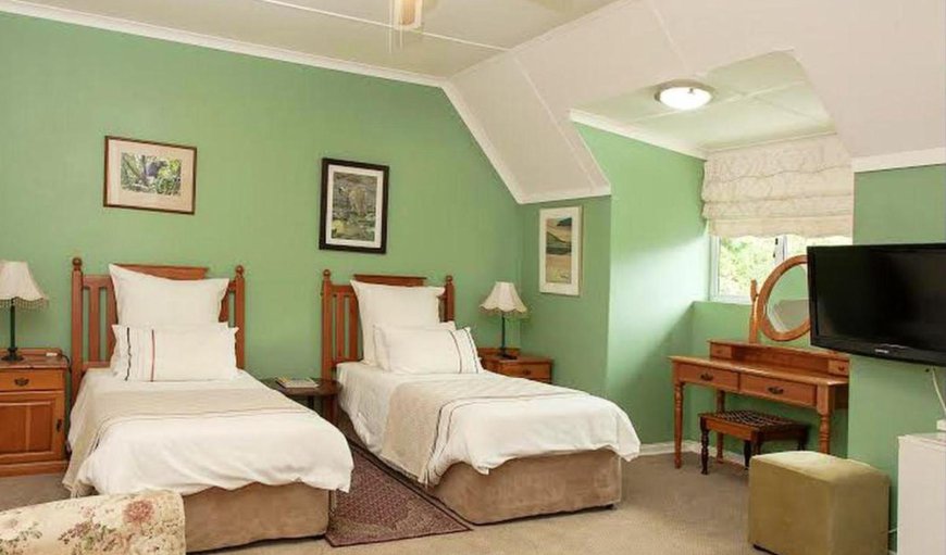 Twin Room: Twin Room - Bedroom with 2 single beds (or a king size on request) and a floor mattress for a 3rd guest