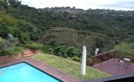 Eagles View Kloof Bed and Breakfast image