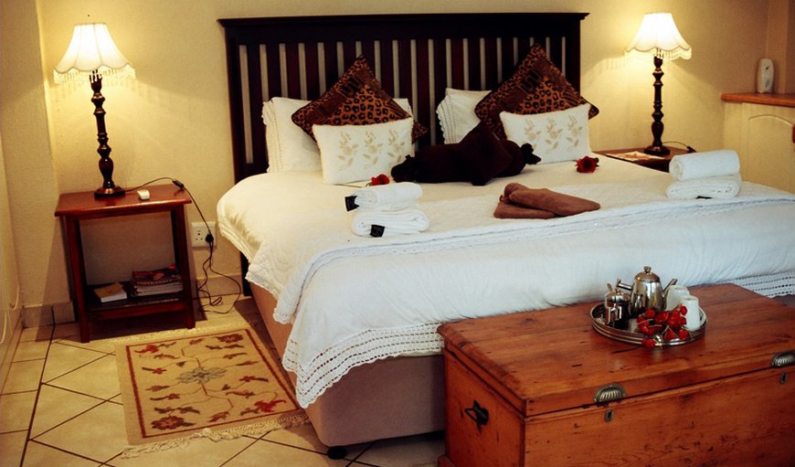 Suite-De-Luxe - This is the honeymoon suite and offers a king size bed with a TV, a double shower and a spa bath. Suite-De-Luxe - This is the honeymoon suite and offers a king size bed with a TV, a double shower and a spa bath.