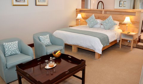 Main Lodge Room : Twin/King: Lythwood Executive/Honeymoon Suite