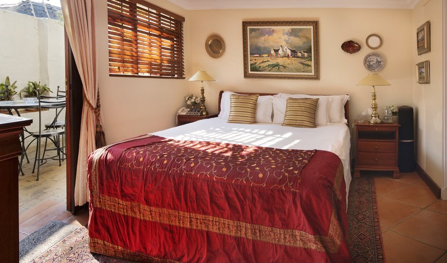 Standard (3 rooms in room type): Standard room:
Air conditioned rooms with heating capability, Persian carpets and original South African Artwork, 100% cotton percale linen & triple sheeting, Custom designed plush top mattresses, King size pillows (and/or goose down option).