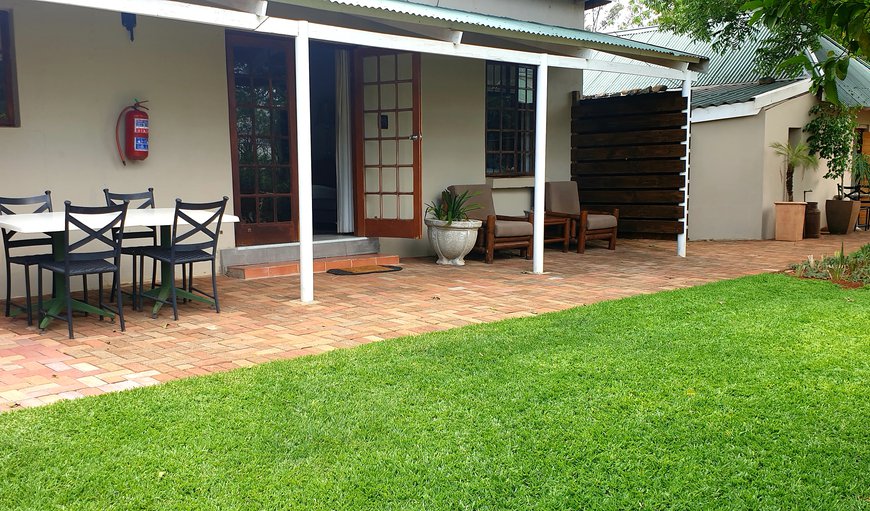 Family Room: Verandah & Private Seating Area