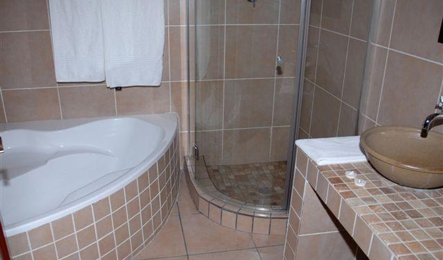 Attache Premium Rooms: Bathroom