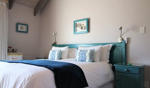 The Abalone Room - Guest House: The Abalone Room