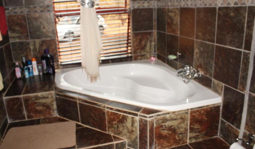 Executive Room: Bathroom