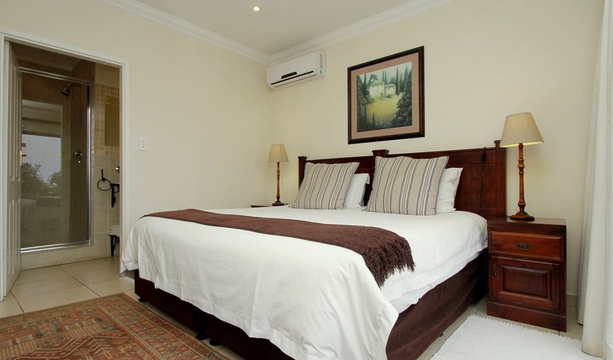 Super de Luxe room - Each room is furnished with a king size bed or twin single beds - please request your bed type Super de Luxe room - Each room is furnished with a king size bed or twin single beds - please request your bed type