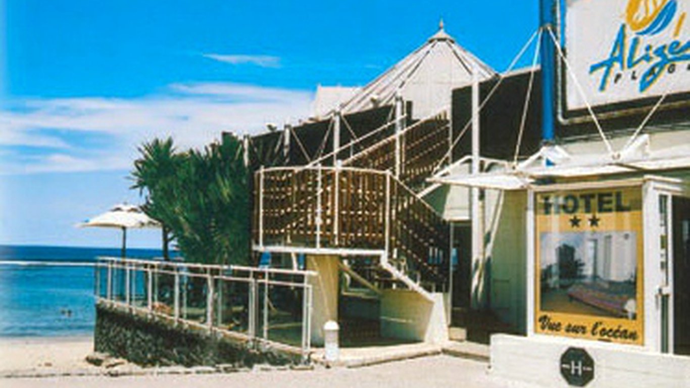 Alize Plage In Saint Pierre Reunion