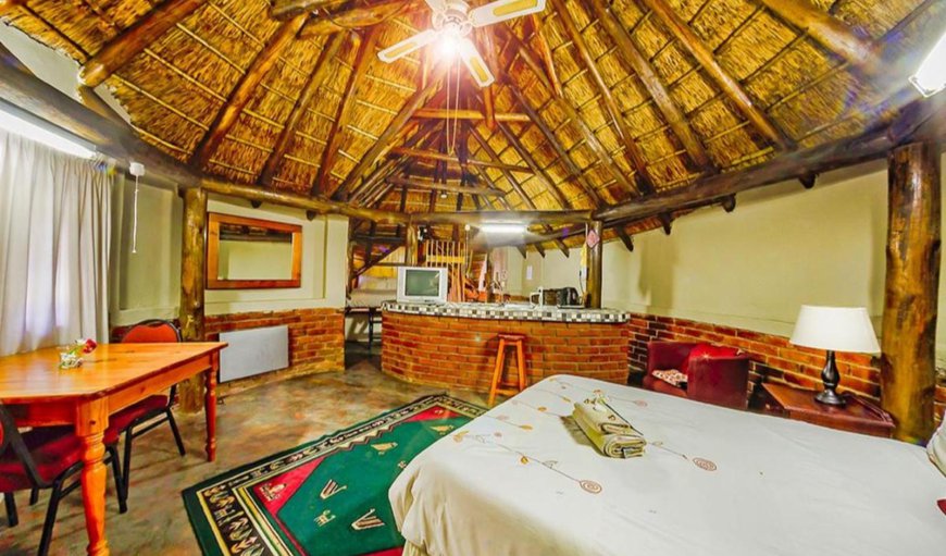 Thatched Cottage: Photo of the whole room