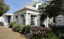 Eastbury Cottage image