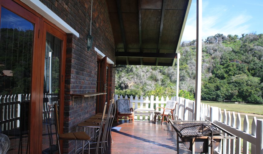 Cottage 4 Salt River Lodge: Outside deck and views