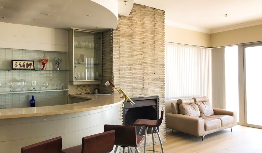 Relax and enjoy the friendly conversation in the Residents lounge or have sundowners whilst taking in the panoramic view. Relax and enjoy the friendly conversation in the Residents lounge or have sundowners whilst taking in the panoramic view.