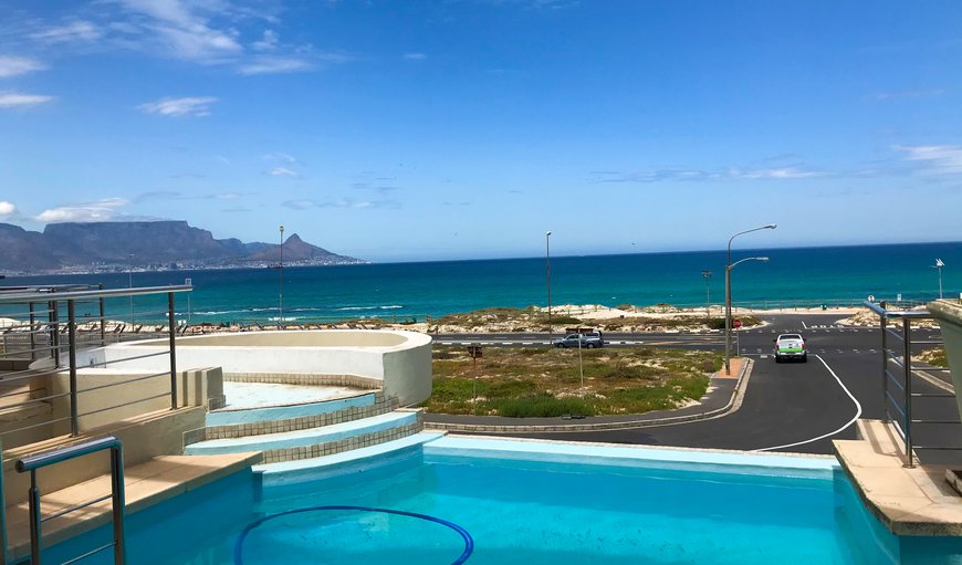 Relax and soak up the African sunshine around the rim-flow pool whilst sipping a cocktail and taking in the view. Relax and soak up the African sunshine around the rim-flow pool whilst sipping a cocktail and taking in the view.