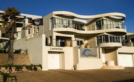 Oceans Nest Beachfront Guesthouse image