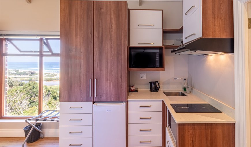 Luxury Studio Suite 4 - Sea Facing: Luxury Studio 4 - Kitchenette