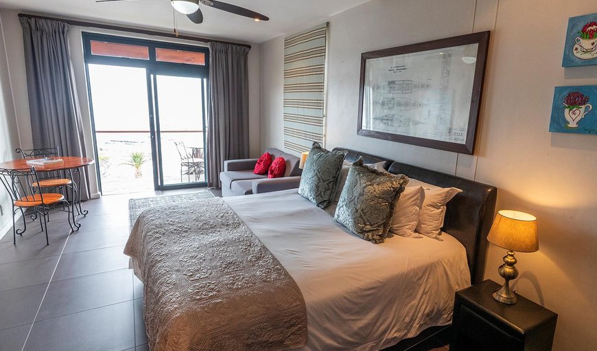 Executive Studio (balcony, sea views): Executive King Room