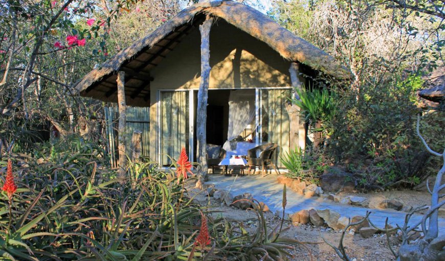 Thatch Chalet 3: Bed