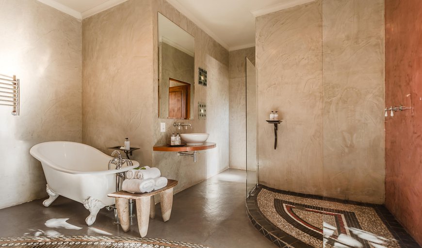 Luxury Room: Classic Room - Bathroom