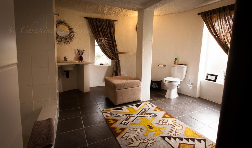 Kubili Unit (Luxury Chalet): Access to this bathroom is via a spiral staircase.