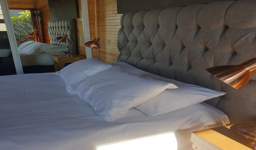 Luxury Double Rooms - En suite: Bed