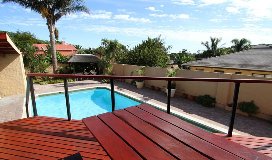 Deck / Swimming Pool 