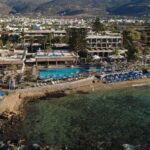 Krystal Beach Hotel: Seashore Resort in Gordon bay.